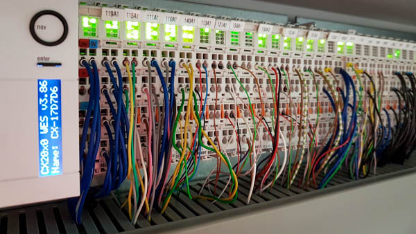 SPS-Module einer modernisierten Anlage